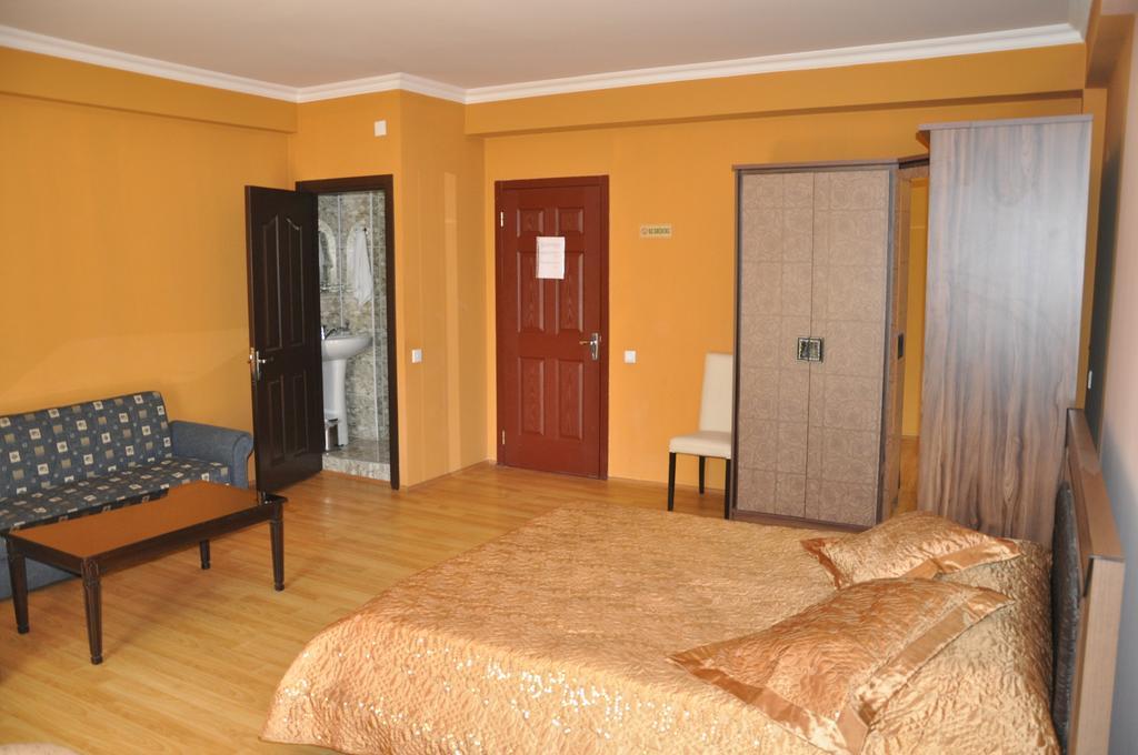 Prestige Hotel Batumi Szoba fotó